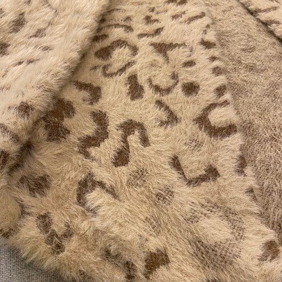 Mystree oversized cardigan sweater, animal (leopard) print, size small. - Picture 3 of 8